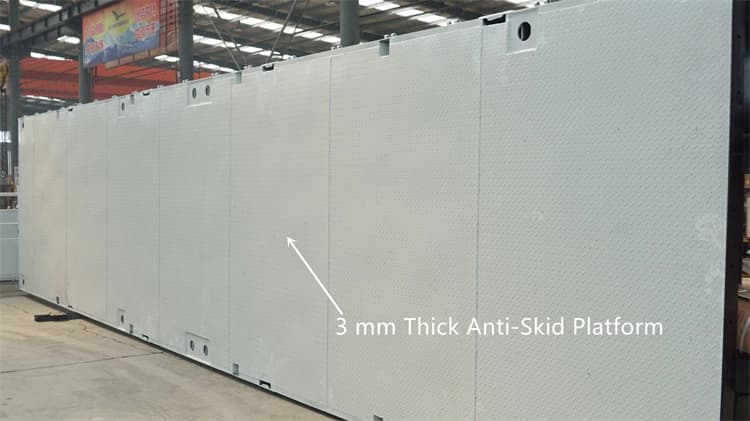 Kales 60-ton fence trailer flatbed platform featuring 3mm anti-slip checkered steel plate and 12 container locks.