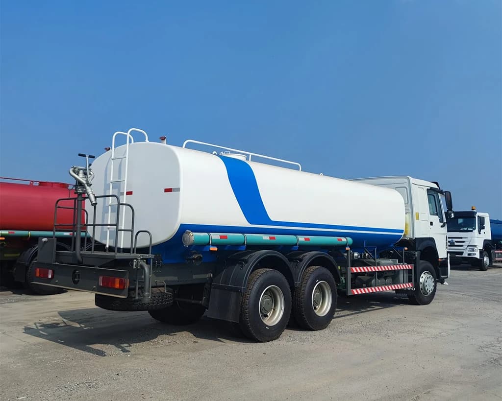 Sinotruk HOWO 20ton Sprinkler Water Spraying Truck 371HP Water Tank Truck for sale