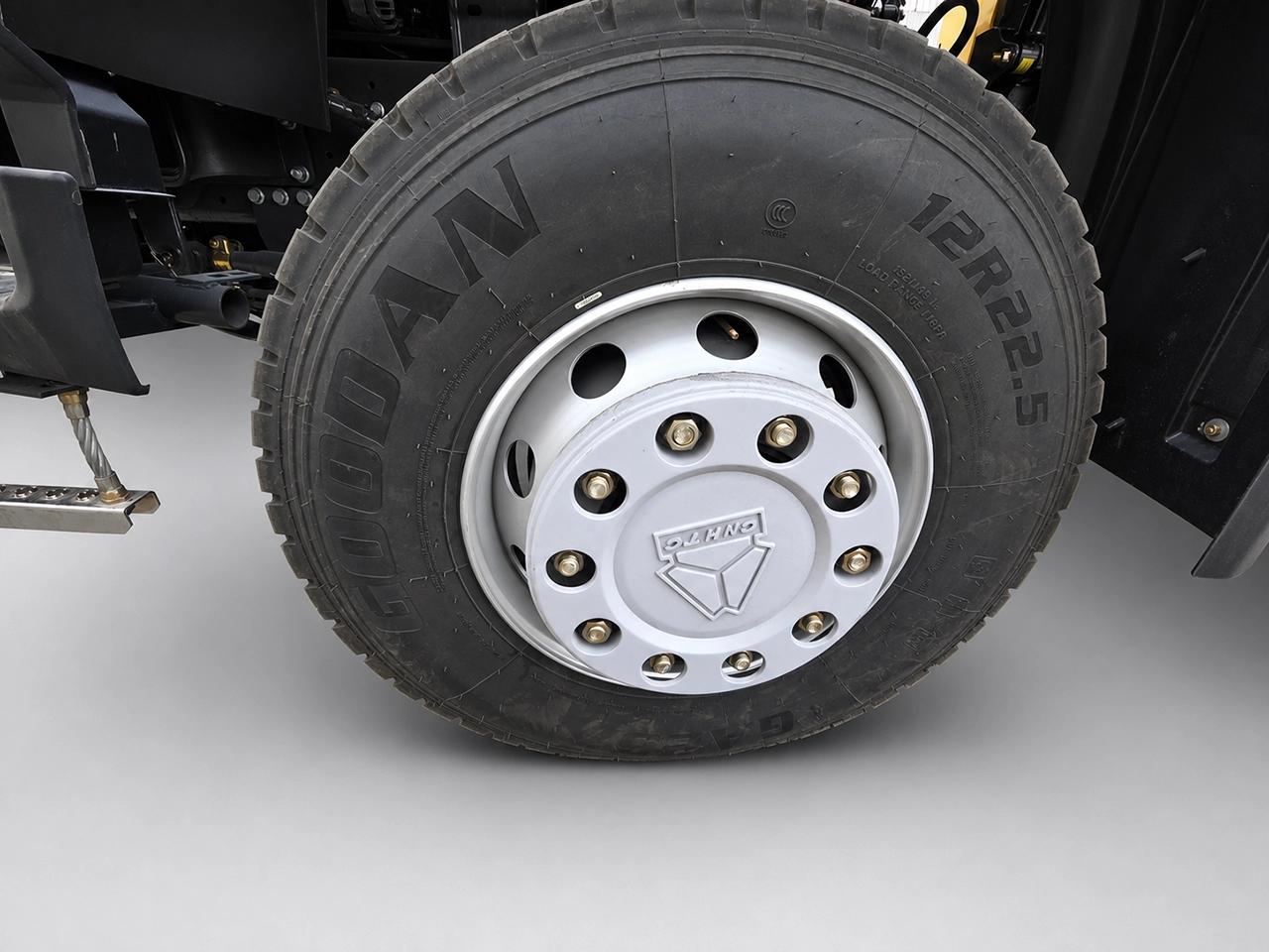 Brand new 12R22.5 tires on HOWO 8x4 crane truck for African road conditions