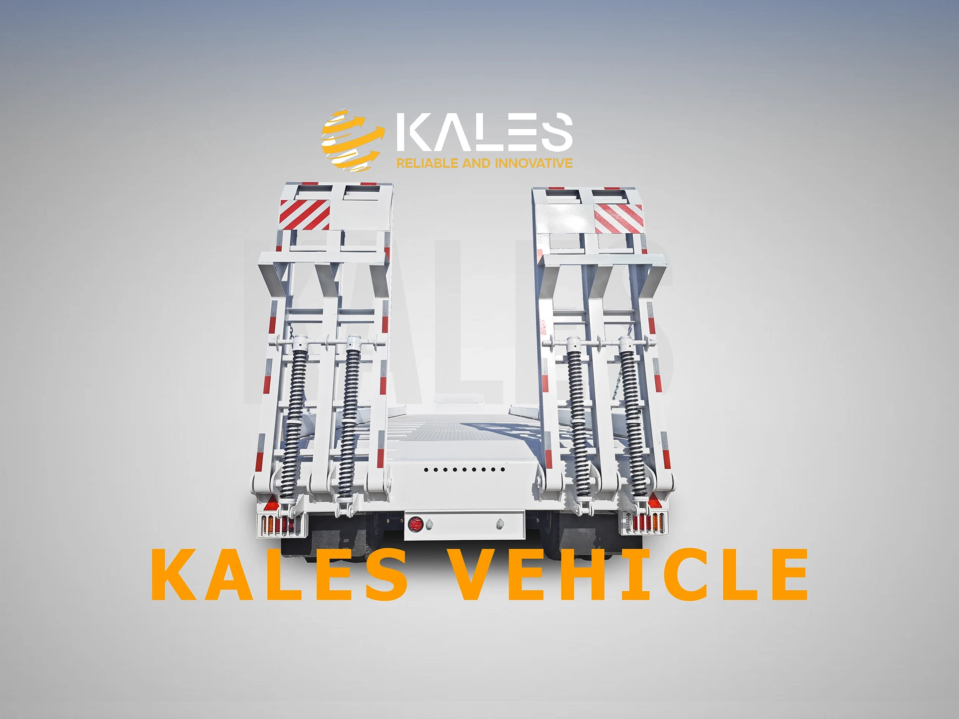 Semi-remorque Surbaissée Kales 80 Tonnes : Plateau Extensible (2,5m à 3,0m) & Pneus Renforcés 2 Rampes mécaniques à ressort élargies et protection arrière sur remorque Kales 80 tonnes.