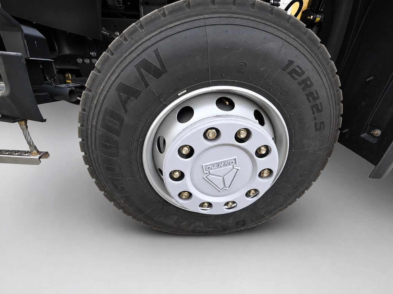 Brand new 12R22.5 tires on HOWO 8x4 crane truck for African road conditions