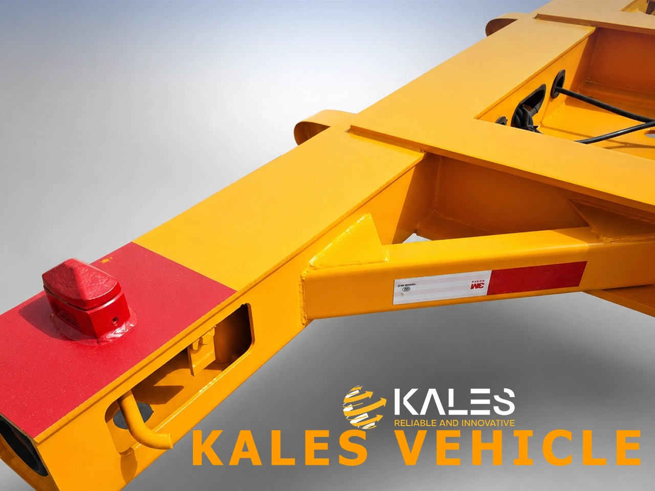 Welded gooseneck and cross-member reinforcement detail on container chassis