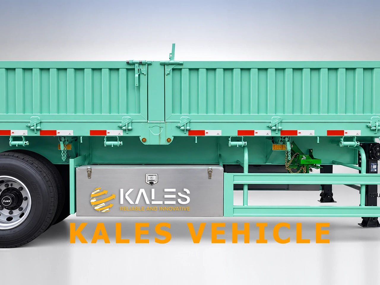 Close-up of bolt-on side protective barrier and lockable aluminum alloy toolbox on Kales trailer